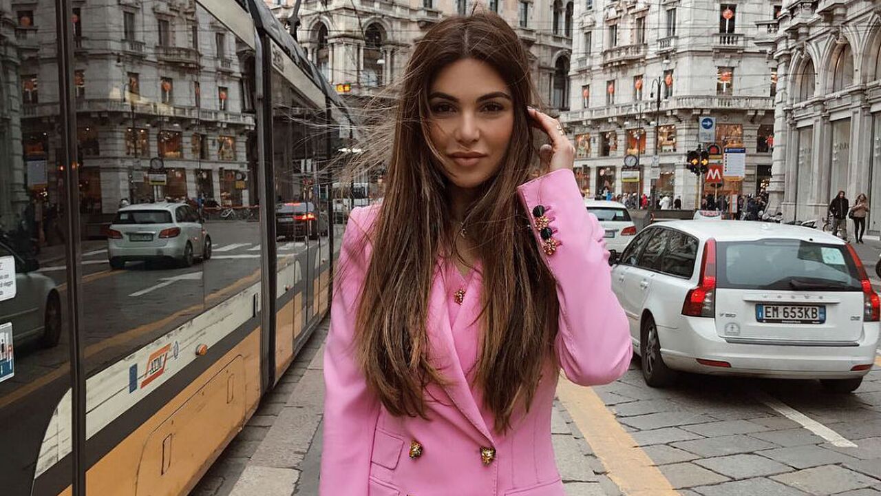 Illustratie voor: De stijlvolle looks van Negin Mirsalehi onder de loep