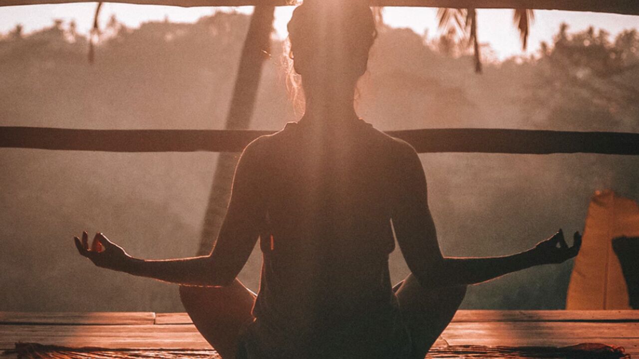 Illustratie voor: 5 keer yoga poses die goed zijn voor je billen