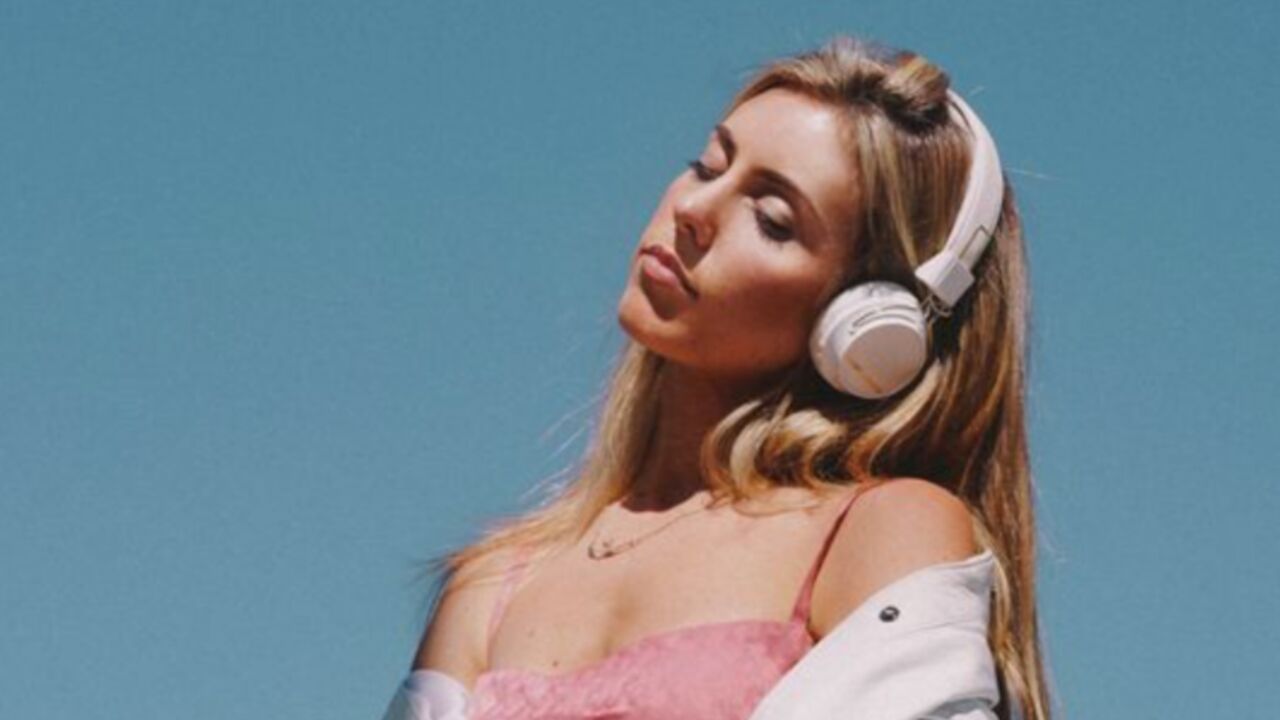 Illustratie voor: Deze podcasts moet je luisteren voor Body Positivity