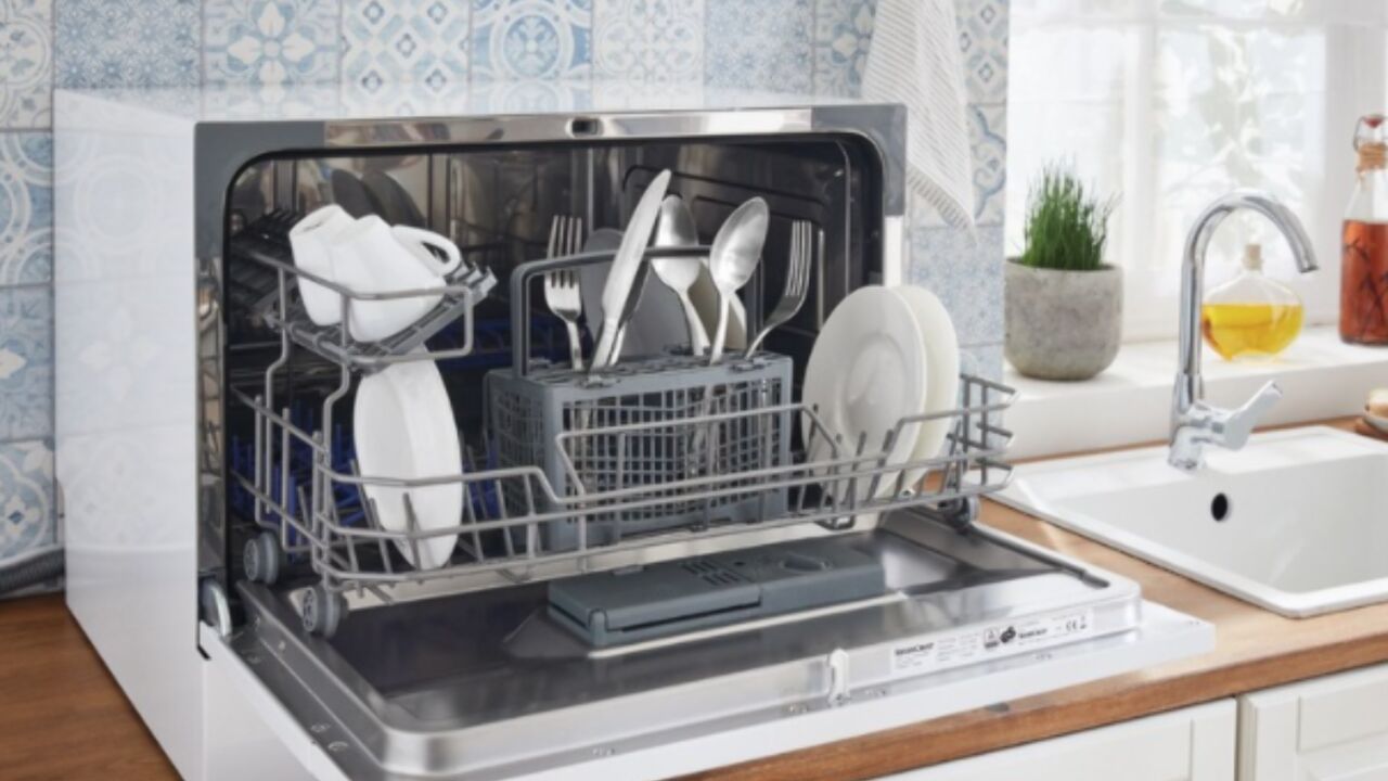 Illustratie voor: Uitvinding van de eeuw: Lidl verkoopt nu mini vaatwassers