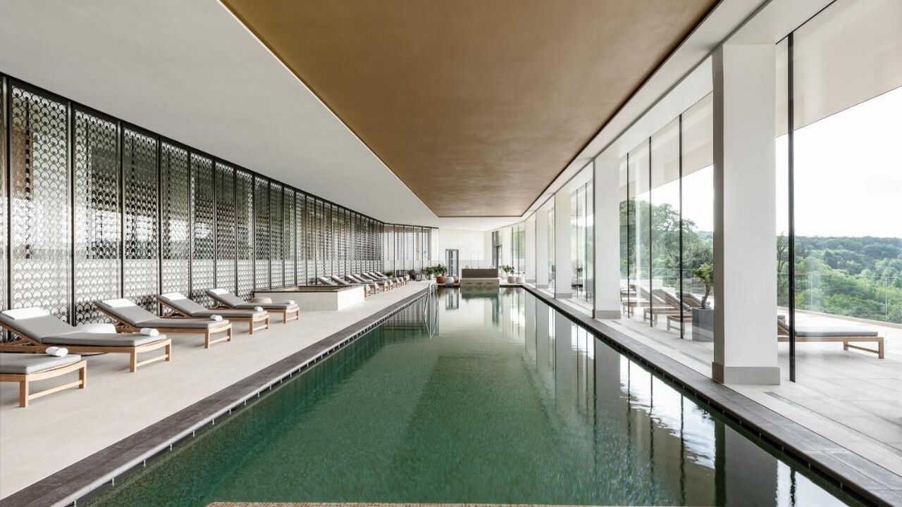 Illustratie voor: Dit champagne hotel is perfect als je hart pas gebroken is