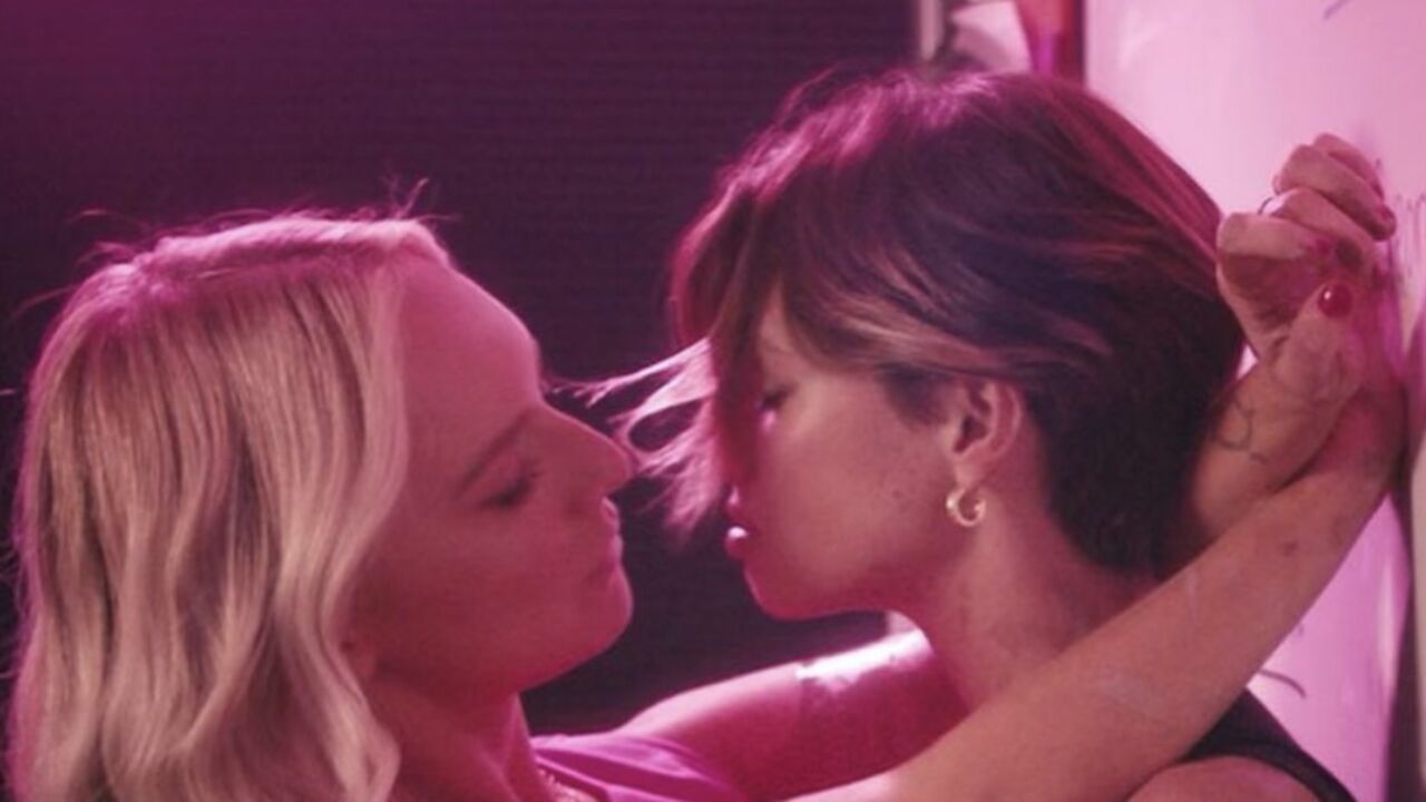 Illustratie voor: De raarste dingen als je date als lesbienne