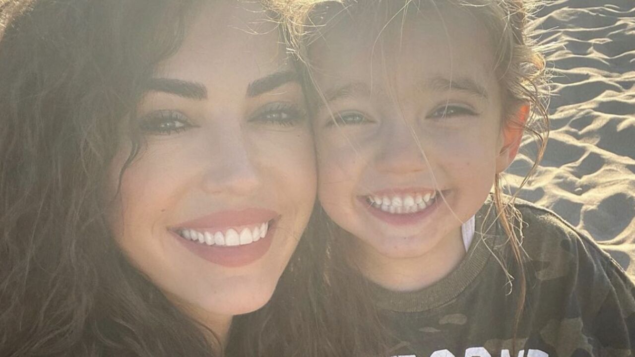 Illustratie voor: Hunk-alert: dit is de knappe broer van Yolanthe Cabau