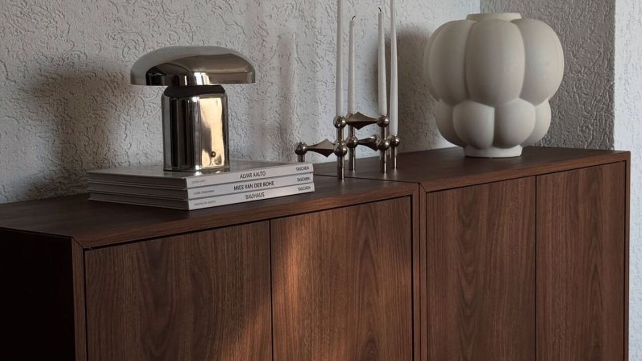 scandinavisch houten kastje woonkamer