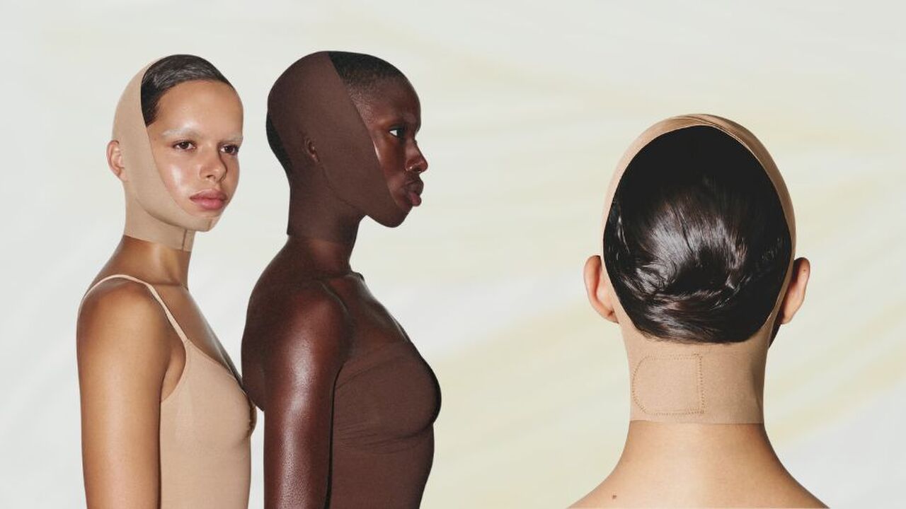 'Seamless Sculpt Face Wrap' van Skims