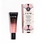 Laat je huid stralen van binnenuit! Deze innovatieve highlighter is ideaal voor het accentueren van oog- en lipcontouren. Waar andere highlighters vaak de nadruk leggen op droge plekjes en onregelmatigheden, heeft de Nilotica Goddess Glow een hydraterende werking en geeft het de huid een licht airbrush-effect. Het ros&eacute; gouden pigment geeft een subtiele, licht gekleurde glans. Meng de highlighter met je foundation of gebruik de highlighter als finishing touch op je dag- of avondmake-up. Geschikt voor alle huidskleuren.