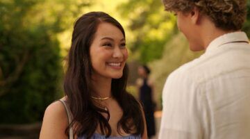 Belly kijkt lachend naar Jeremiah.