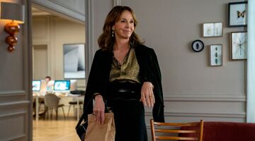 Emily in Paris baas vrouw werk werken kantoor