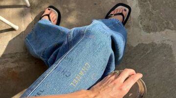 flip-flops slippers jeans outfit