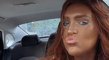 Savannah Grace zelfbruiner verslaafd