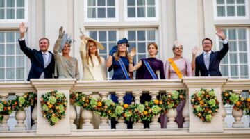 Trendkleur paars door Prinses Alexia Prinsjesdag