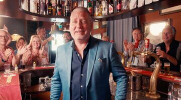 Bart in zijn nieuwe videoclip.