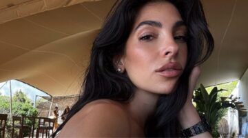 Selfie van Anna Nooshin.