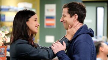 Jake en Amy kijken elkaar verliefd aan.