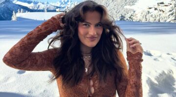 Amy Rose De Bruijn in de sneeuw.