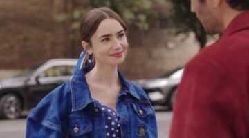 Emily lacht naar een man in de serie Emily in Paris