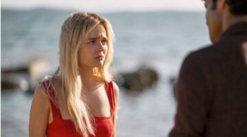 Cadence kijkt verontrustend.