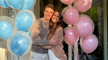 Stel op een gender reveal-feestje.