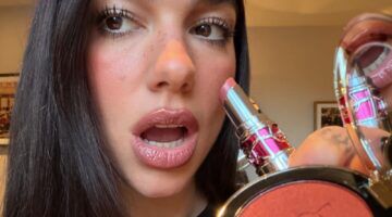 Selfie van Dua Lipa.