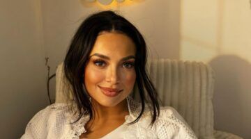 Kat Graham in de babykamer na haar bevalling.