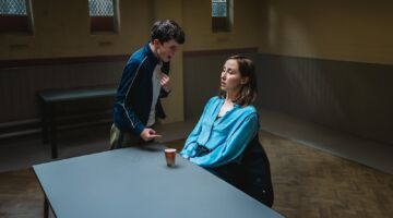 Jongen boos naar vrouw