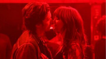 Nick Robinson en Emilia Jones