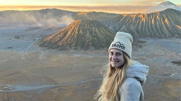 Romy tijdens haar reis naar Indonesië.