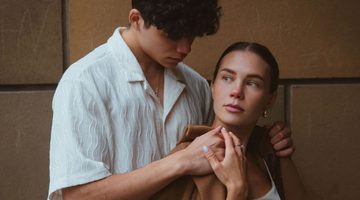 Man en vrouw bij elkaar.
