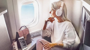 stewardess vliegen bloated