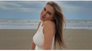 Esmee Cox, pesterijen