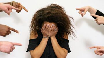 betrapt op kantoor door collega