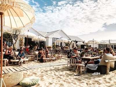 Illustratie voor: Dit zijn de mooiste strandtenten van 2020