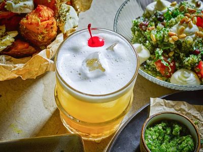 Illustratie voor: Hotspot alert: bij Bardak drink je cocktails en dineer je tot in de late uurtjes