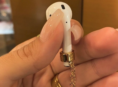 Illustratie voor: Louis Vuitton oorbellen voor je airpods? Ja het bestaat én je kunt ze nu kopen!