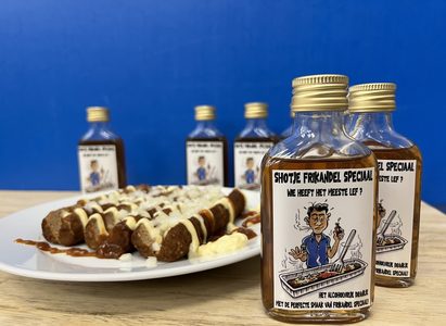 frikandel speciaal shotje hollandse smaak