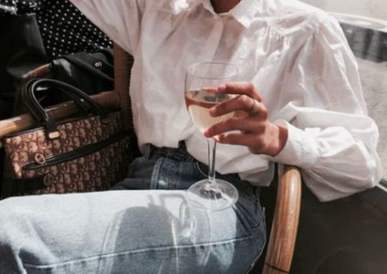 Illustratie voor: Waarom je minder alcohol moet drinken als je een date wilt scoren