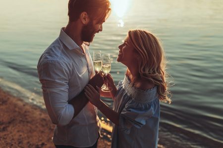 Illustratie voor: Samen oud worden doe je met een glaasje alcohol