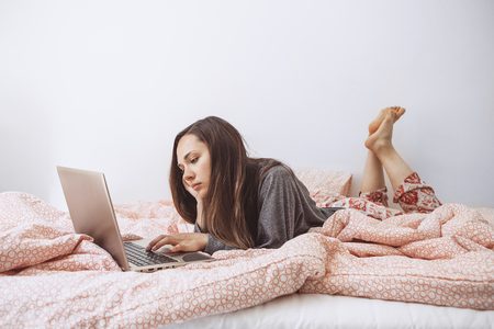 Illustratie voor: Motivatie boost nodig tijdens het (thuis)werken? Met deze tips krijg je snel weer energie