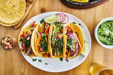 Illustratie voor: Dit restaurant in Amsterdam serveert alleen taco’s en tequila