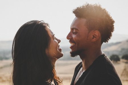 Illustratie voor: 8 tips voor een goede eerste indruk wanneer je op date gaat
