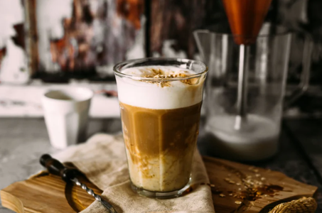 Illustratie voor: Met deze havermout cappuccino start jij je ochtend extra goed