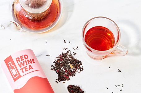 Illustratie voor: Rode wijn thee bestaat en dit is waar je het koopt
