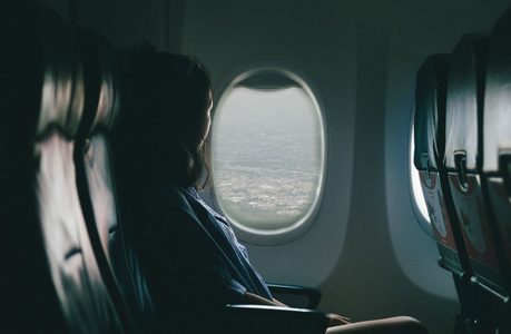 Illustratie voor: Je huid reageert slecht op reizen. Zo houd je deze stralend
