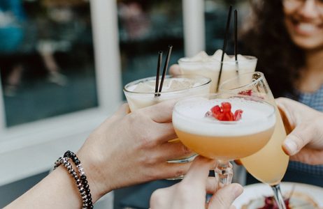 Illustratie voor: Dé cocktails om alvast in de zomerstemming te komen