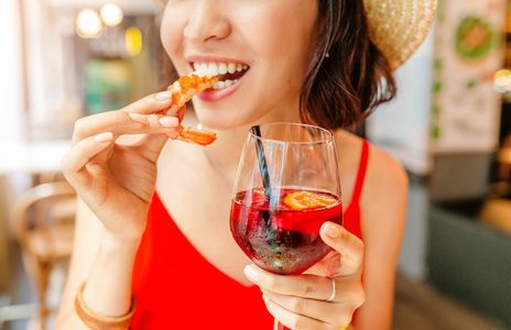 Illustratie voor: 4 x verfrissende sangria recepten voor warme zomeravonden