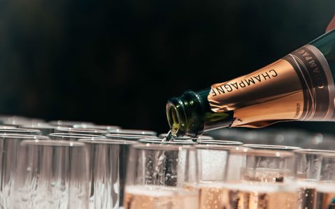 Illustratie voor: Dit wil je niet missen: het allereerste champagnefestival van Nederland!