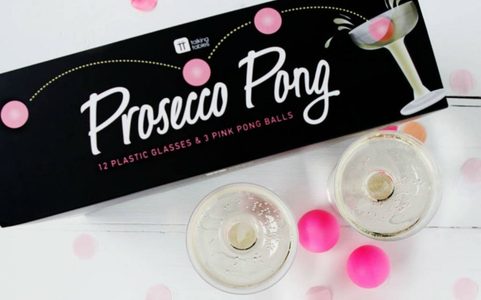 Illustratie voor: Deze Prosecco Pong is wat je nodig hebt voor de feestdagen (of het weekend)