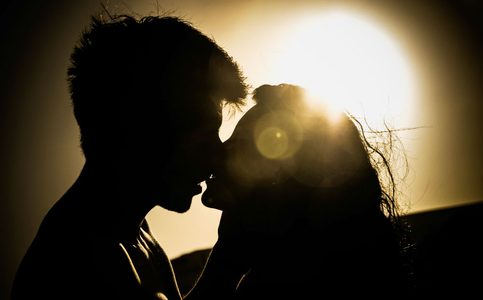 Illustratie voor: Waarom aantrekkingskracht in een relatie minder wordt