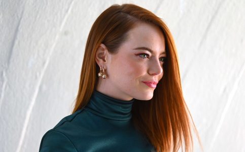 Illustratie voor: Emma Stone is onherkenbaar als Disney’s Cruella de Vil