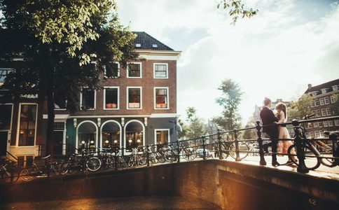 Illustratie voor: De leukste plekken om te daten in Amsterdam